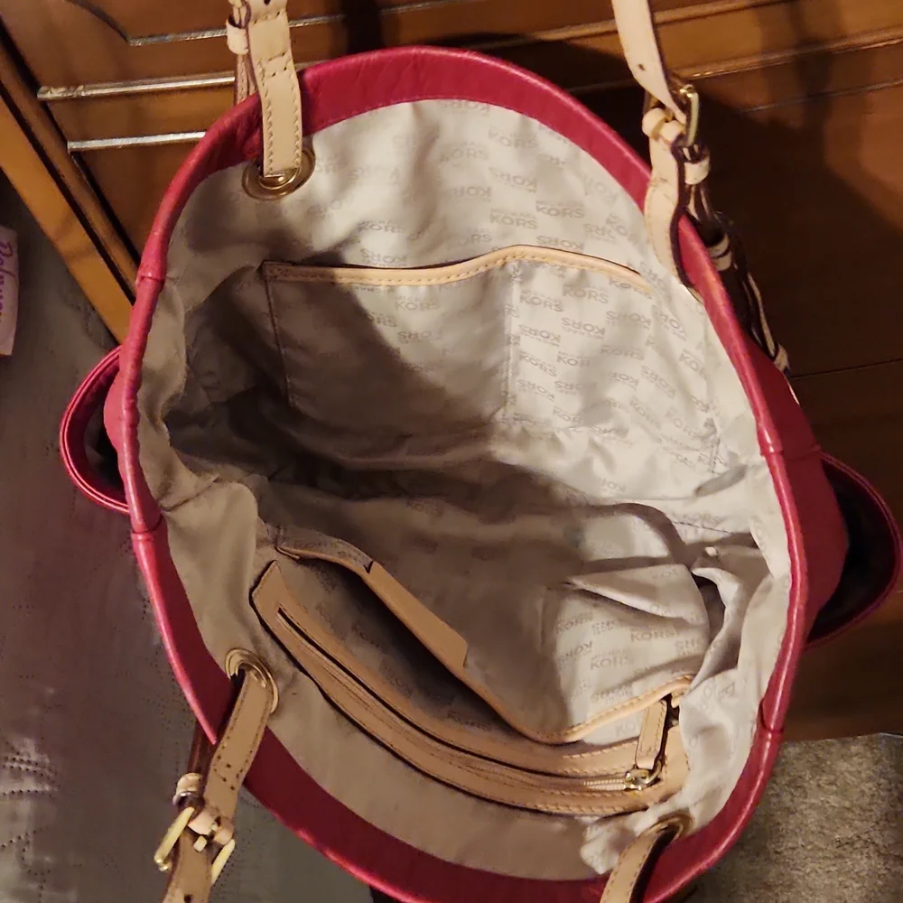MICHAEL KORS JET SET PEBBLE LEATHER TOTE BAG